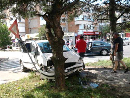 Foto: accident Victoriei Baia Mare (c) eMaramures.ro
